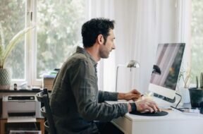 Health-Tips-The-habit-of-sitting-for-hours-can-also