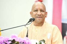 cm yogi Revoi.In