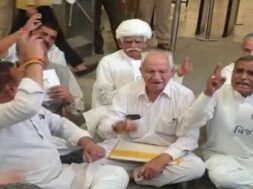 gujarat assembly premises, congress MLAs protest-1