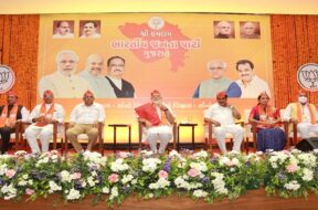 pm modi in gujarat Revoi.In