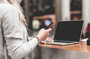 business-desk-girl-iphone