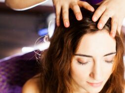 Hair-oil-massage