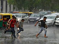 delhi_rains_traffic_flights_660_140320041431