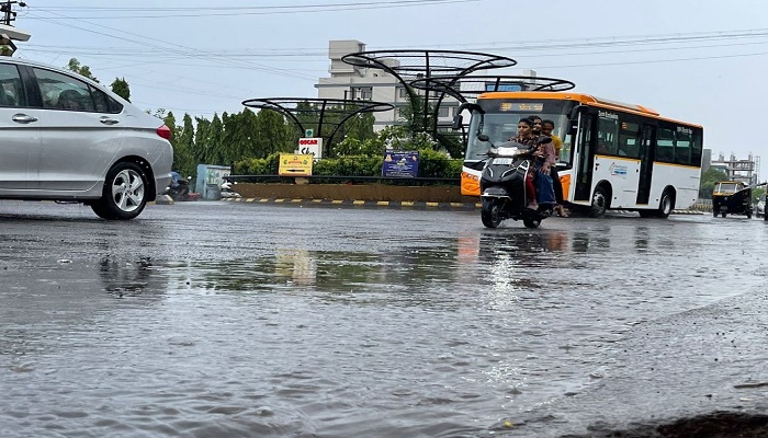 સૌરાષ્ટ્ર અને દક્ષિણ ગુજરાતના કેટલાક વિસ્તારોમાં વીજળીના કડાકા સાથે વરસાદ, ડાંગમાં 2 ઈંચ