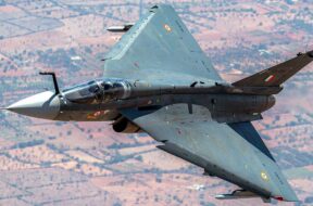 hal_tejas_la-5018_of_squadron_18_flying_bullets_0