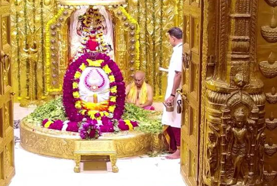 શ્રાવણ મહિનાના પ્રથમ સોમવારે સોમનાથ મંદિર હર-હર મહાદેવના નાદથી ગૂંજી ઉઠ્યું – ટ્રસ્ટ દ્રારા પત્રકારોના કવરેજ પર પ્રતિબંધ મૂકતા મીડિયાકર્મીઓમાં રોષ