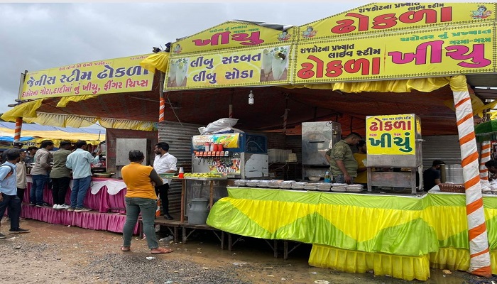 રાજકોટના લોકમેળામાં ખાણીપીણીના 35 સ્ટોલ પર દરોડા, 78 કિલો વાસી ખોરાકનો નાશ કરાયો