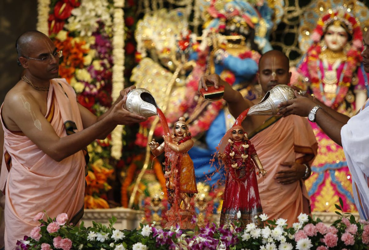 શ્રી કૃષ્ણનો 5249મો પ્રાગટયોત્સવ, ગુજરાતમાં આ રીતે ઉજવવામાં આવે છે જન્માષ્ટમી