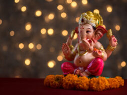 Hindu,God,Ganesha,On,Blured,Bokhe,Background,,Ganesha,Idol.
