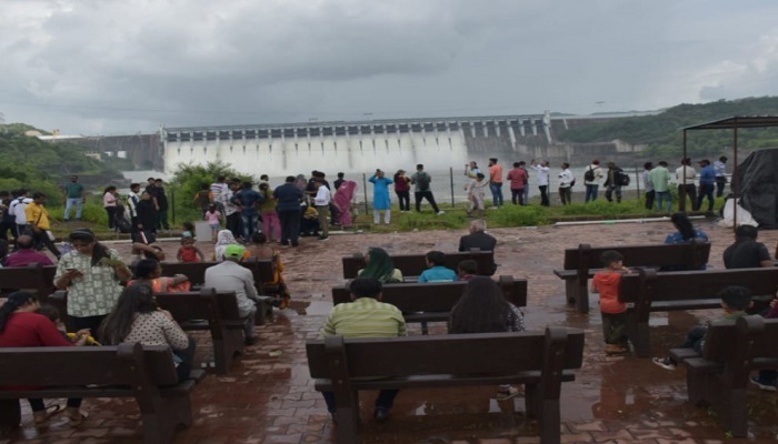 નમામી દેવી નર્મદેઃ સરદાર સરોવર ડેમના 23 દરવાજા ખોલાયાં, એક લાખ ક્યુસેક પાણી છોડાયું
