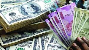 ભારતીય રુપિયો હમણા સુધીની સૌથી નીચી સપાટીએ – US ડોલર સામે 42 પૈસા ગગડ્યો