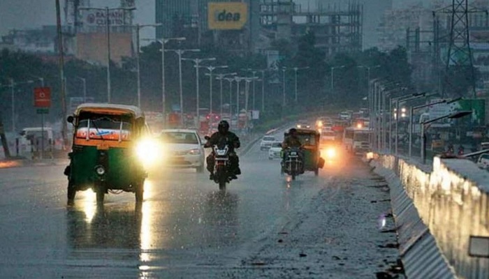 દિલ્હી-NCRમાં મોડીરાત્રે ધોધમાર વરસાદ વરસ્યો,અસહ્ય ગરમીથી લોકોને મળી રાહત