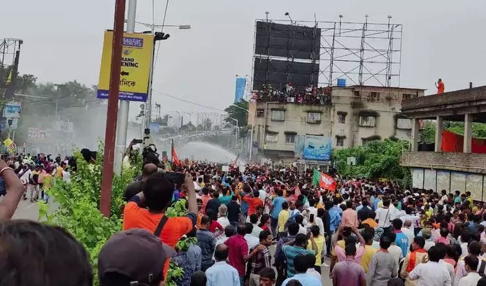પશ્ચિમ બંગાળઃ BJPએ મમતા બેનર્જી સામે મોરચો ખોલ્યો, દેખાવો કરતા કાર્યકરો-નેતાઓની અટકાયત