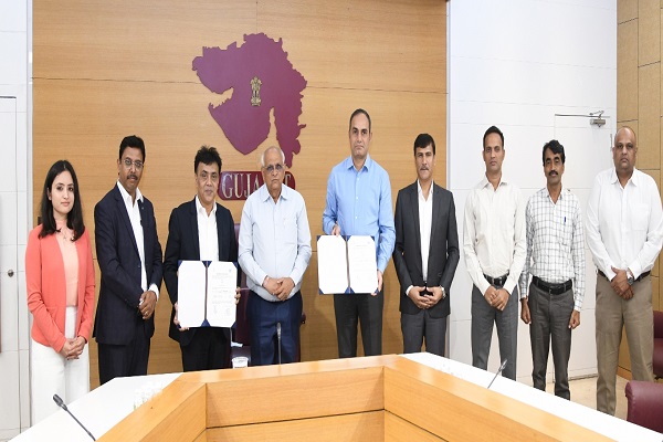 રાજ્યનું પ્રથમ સબમરીન કેબલ લેન્ડીંગ સ્ટેશન તથા ડેટા સેન્ટર નિર્માણ માટે ગુજરાત સરકાર-લાઇટ સ્ટોર્મ વચ્ચે MOU