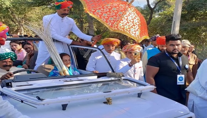 કચ્છમાં માતાના મઢમાં પરંપરાગત યોજાતી પતરી વિધી રાજવી પરિવારના બન્ને પક્ષોએ વારા ફરતી કરી