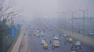 દિલ્હીની હવા ફરી ખરાબ શ્રેણીમાં નોંધાઈ- વાતાવરણમાં ઘૂમાડાની ચાદરો પથરાઈ