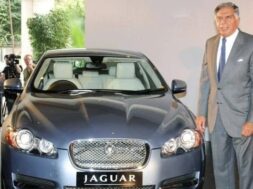 Ratan-Tata-with-a-Jaguar-car_Twitter~2