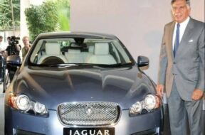 Ratan-Tata-with-a-Jaguar-car_Twitter~2