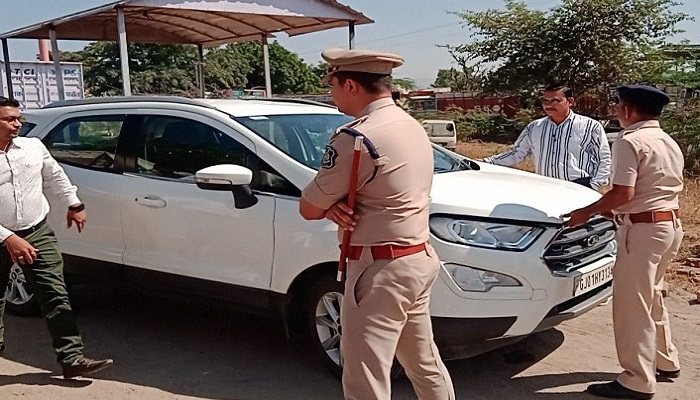 વિધાનસભાની ચૂંટણી જાહેર થતાં બનાસકાંઠા પોલીસે હાઈવે પર ચેકપોસ્ટ ઊભી કરી ચેકિંગ શરૂ કર્યું
