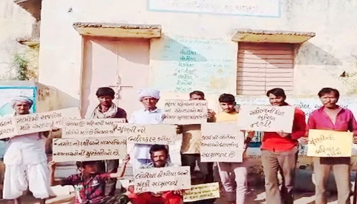 રાધનપુરના લોટીયા-ઠીકરિયા ગામના લોકો પ્રાથમિક પ્રશ્નોના ઉકેલ માટે ચૂંટણીનો બહિષ્કાર કરશે