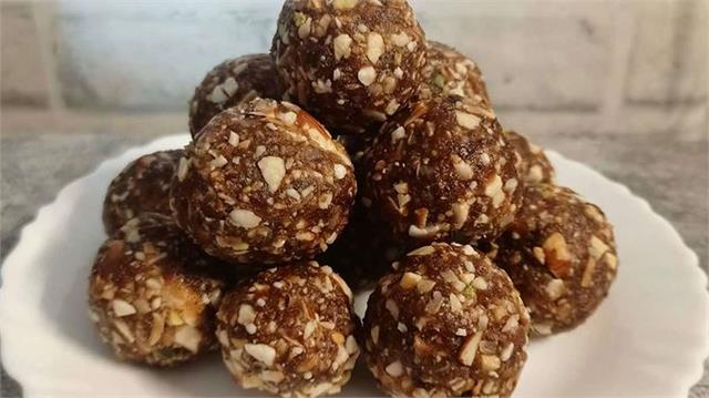 આ સિઝનમાં રોગપ્રતિકારક શક્તિ વધારવા માટે ખજૂરના લાડુ ખાઓ,જાણો તેને બનાવવાની સરળ રીત