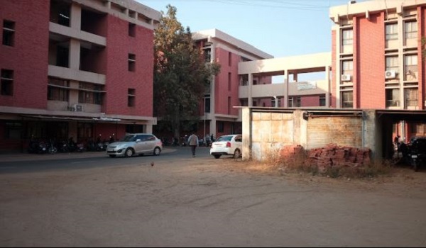 ગુજરાતમાં શિક્ષણ વિભાગમાં DEO, DPEO સહિત ઉચ્ચ અધિકારીઓની 79 જગ્યાઓ ખાલી,
