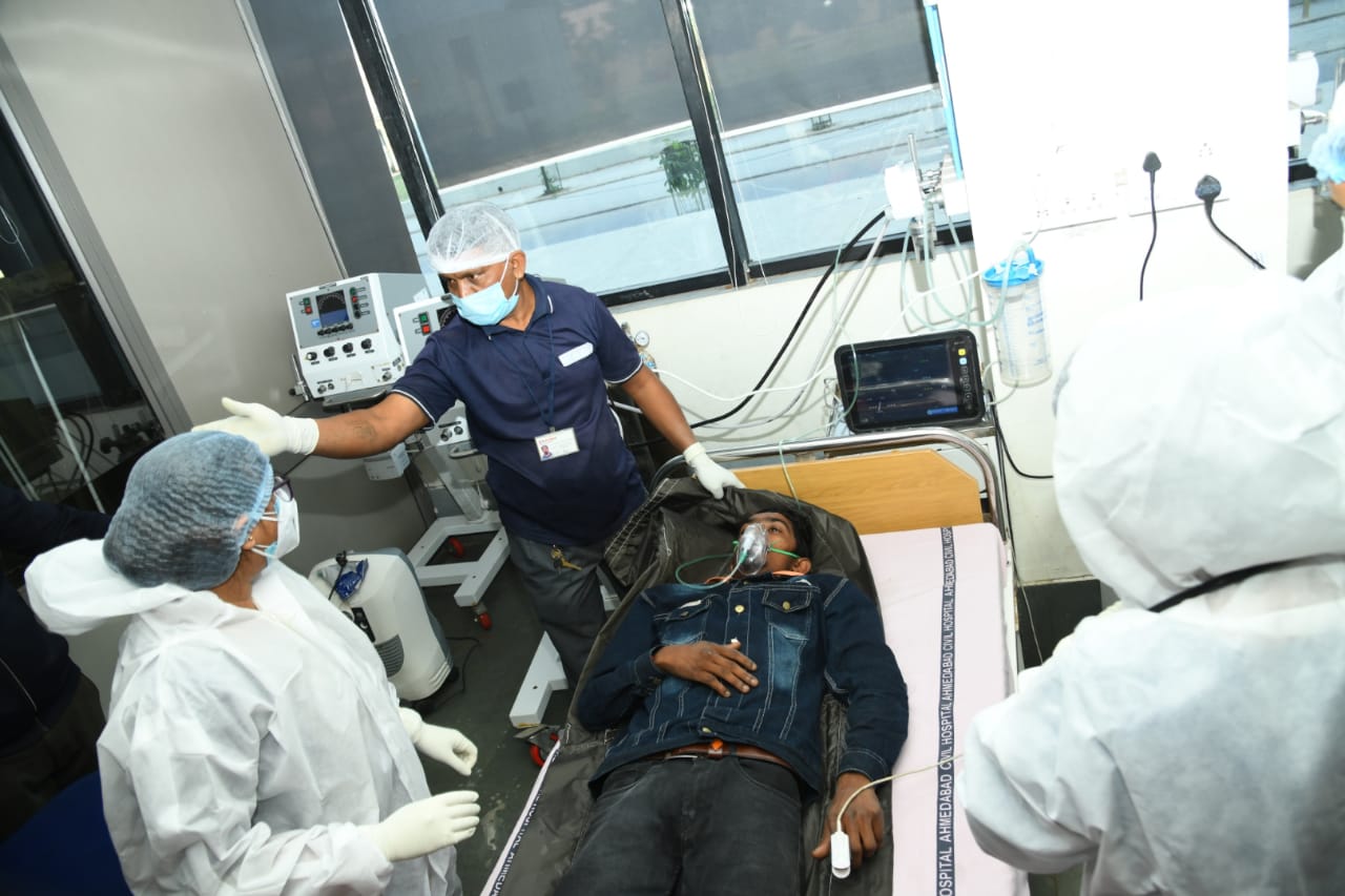 કોરોનાની દહેશતઃ અમદાવાદની સિવિલ હોસ્પિટલના પરિસરમાં OPD સ્ક્રીનિંગ એરિયા ઉભો કરાયો