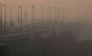 રાજધાની દિલ્હીની હવા ખરાબ શ્રેણીમાં પહોંચી –  એક્યૂઆઈ 400ને પાર 