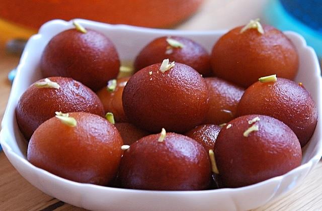 ઘરે પાર્ટી રાખવાના છો તો ફટાફટથી બનાવી લો પનીર ગુલાબ જામુન