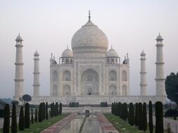 Taj_Mahal_in_India_-_Kristian_Bertel