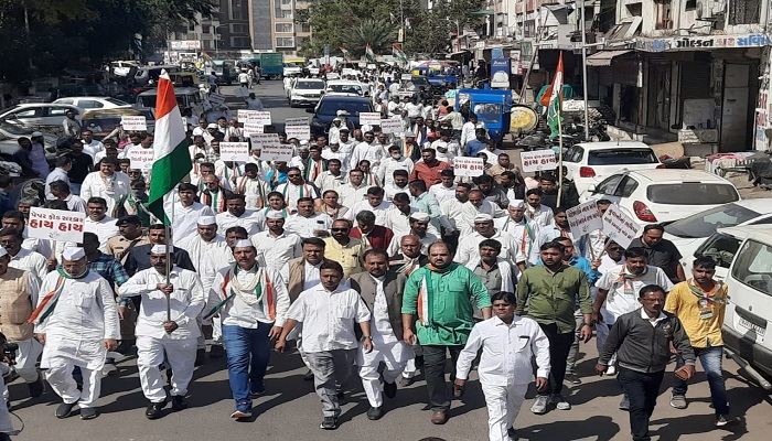 ગુજરાત કોંગ્રેસ દ્વારા ‘હાથ સે હાથ જોડો’ પદયાત્રા સાબરમતીથી રાજીવ ગાંધી ભવન સુધી યોજાઈ