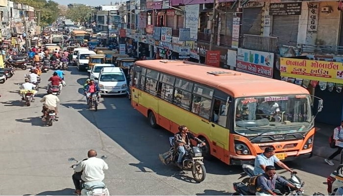 ગોંડલના તમામ રસ્તાઓ પર ટ્રાફિકની સમસ્યા, રોડ પરના દબાણો અને આડેધડ પાર્કિંગ જવાબદાર