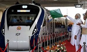 પીએમ મોદીએ મુંબઈમાં બે વંદે ભારત એક્સપ્રેસ ટ્રેનને  લીલી ઝંડી બતાવી