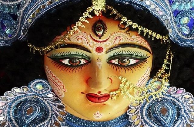 અષ્ટમી પર કરો આ નાના-નાના ઉપાય,માતા દુર્ગા આપશે આશીર્વાદ