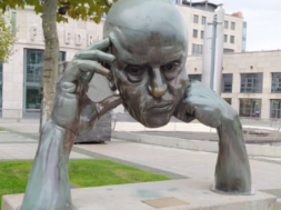 513