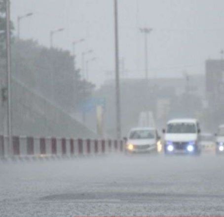 દિલ્હી-NCRમાં પવન સાથે ગાજવીજ વરસાદ,આગામી 2 કલાક માટે ખરાબ હવામાનની આગાહી,ફ્લાઈટ્સ પર પણ અસર