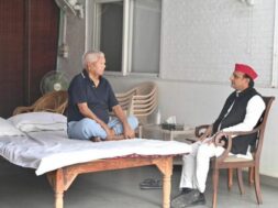 LALU AND AKHILESH YADAV REVOIINDIA