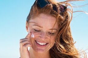 11_35_484190870sunscreen-on-skin