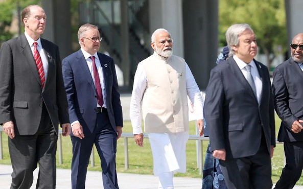 PM મોદીએ G7 સમિટમાં રિસાઇકલ મટિરિયલથી બનેલું ખાસ જેકેટ પહેર્યું