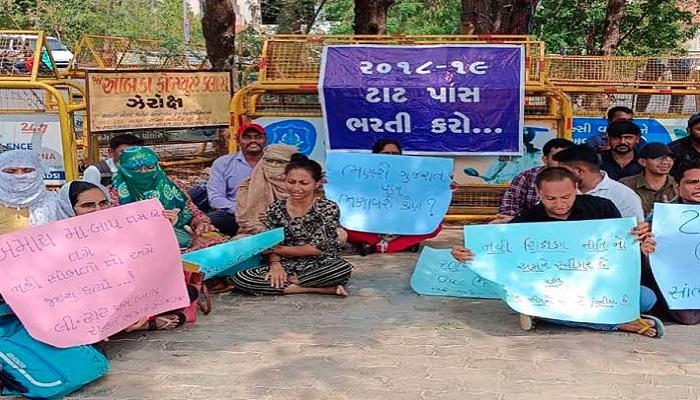 ગુજરાતમાં સરકારી અને ગ્રાન્ટેડ શાળાઓમાં 7531 શિક્ષકોની જગ્યા ખાલી, છતાં ભરતી કરાતી નથી