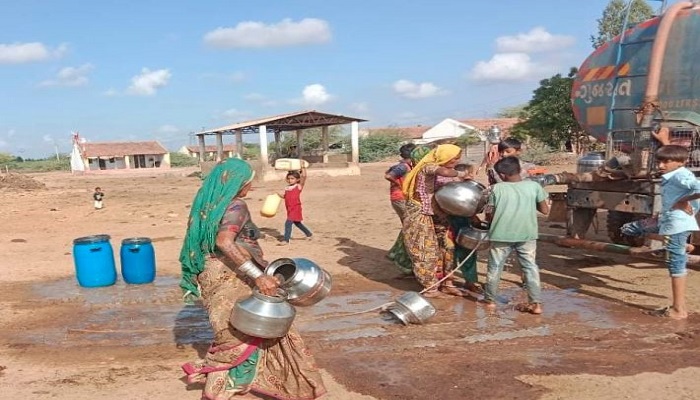 કચ્છના રાપરમાં દર ત્રીજા દિવસે પાણીનું વિતરણ, તાલુકામાં પીવાના પાણીની વિકટ સમસ્યા,