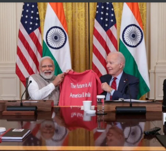 અમેરિકી રાષ્ટ્રપતિ જોબાઈડને પીએમ મોદીએ ભેંટમાં આપી આ ખાસ ટિ-શર્ટ