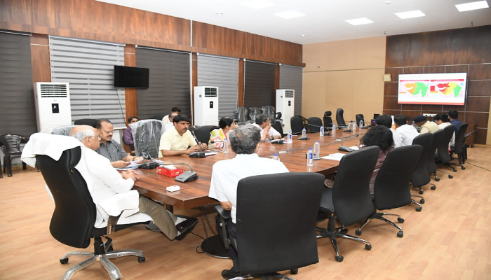 બિપોરજોય વાવાઝોડા સામે તંત્ર બન્યું એલર્ટ, ભૂજમાં દીવાલ ધરાશાયી થતાં બે બાળકોના મોત