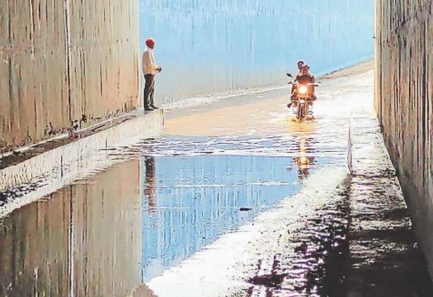 દ.ગુજરાતમાં સાર્વત્રિક વરસાદઃ તાપીના વાલોડમાં 4.5 ઈંચ અને બારડોલીમાં 4.3 ઈંચ વરસાદ