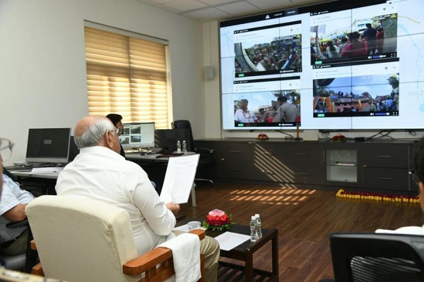 મુખ્યમંત્રી ભૂપેન્દ્ર પટેલે CM ડેશબોર્ડની વિડિયો વોલ પર સમગ્ર યાત્રાના માર્ગનું નિરીક્ષણ કર્યું
