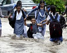 દિલ્હીમાં ભારે વરસાદના કારણે નોઈડાની તમામ શાળાઓમાં રજાઓ જાહેર કરાઈ