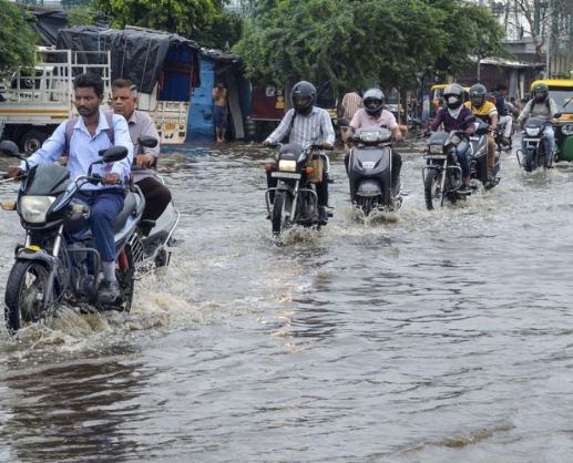 દક્ષિણ ગુજરાત-સૌરાષ્‍ટ્રમાં ભારે વરસાદની આગાહી, રાજ્યમાં સિઝનનો કુલ 72.57 ટકા વરસાદ