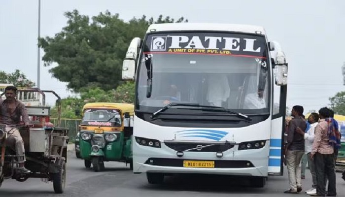 અમદાવાદમાં ટ્રાવેલ્સની બસોને બપોરે 1થી 3માં એન્ટ્રી નહીં અપાય તો ઓપરેટરો અનશન કરશે