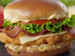mcdonalds-bacon-clubhouse-enjoy-the-bacation-commercial_1468563472