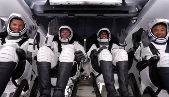 4 અવકાશયાત્રીઓ સ્પેસએક્સના રોકેટથી ઈન્ટરનેશનલ સ્પેસ સ્ટેશન પહોંચ્યા